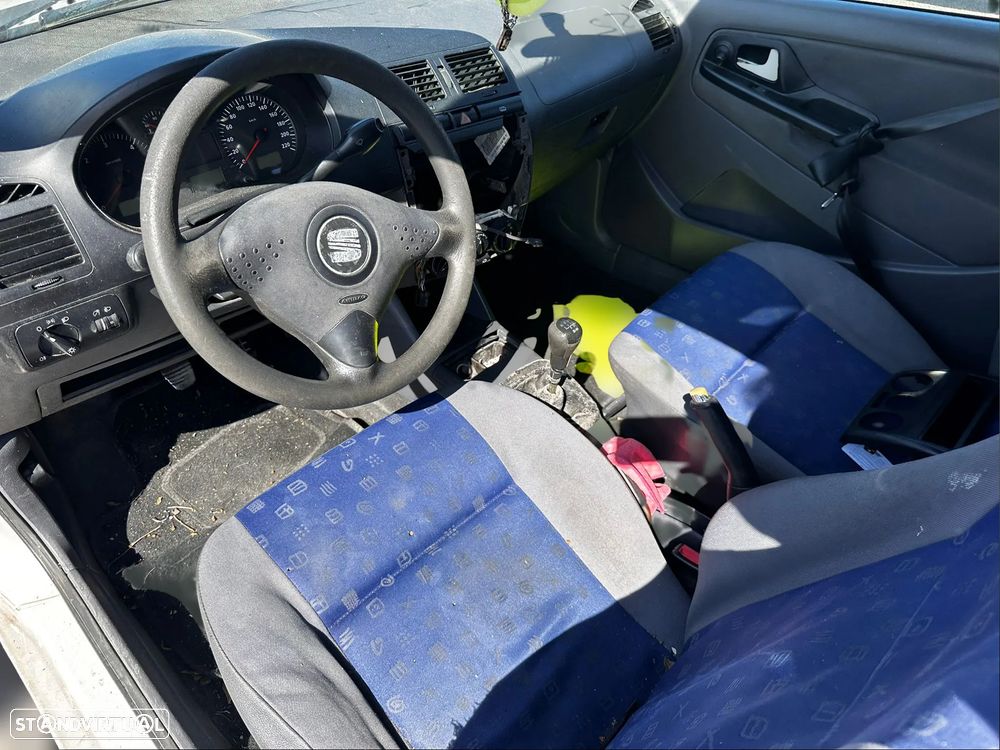 Seat Ibiza 1.9 SDI Van de 2000 para peças - 4