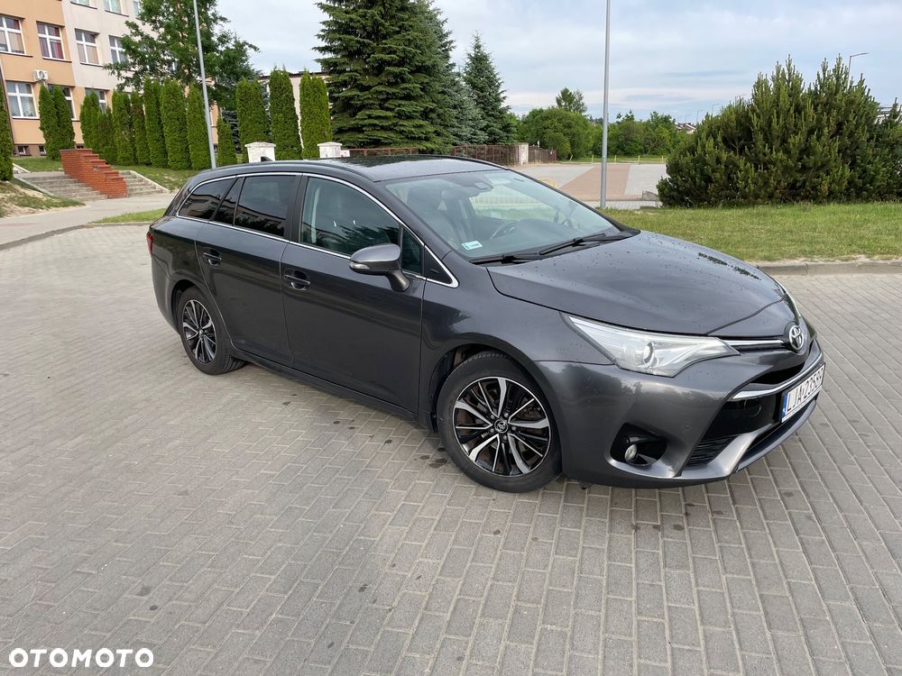 Toyota Avensis 2.0 D-4D Premium - 3