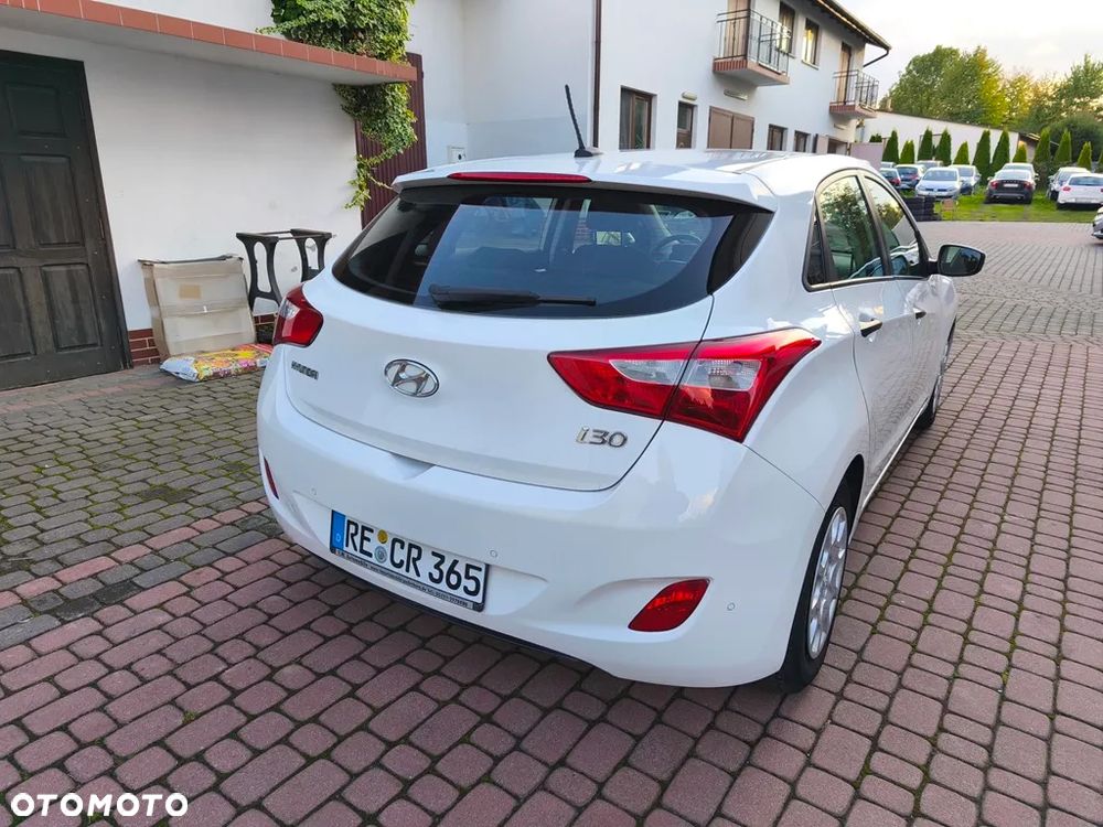 Hyundai i30 1.4 Trend - 12