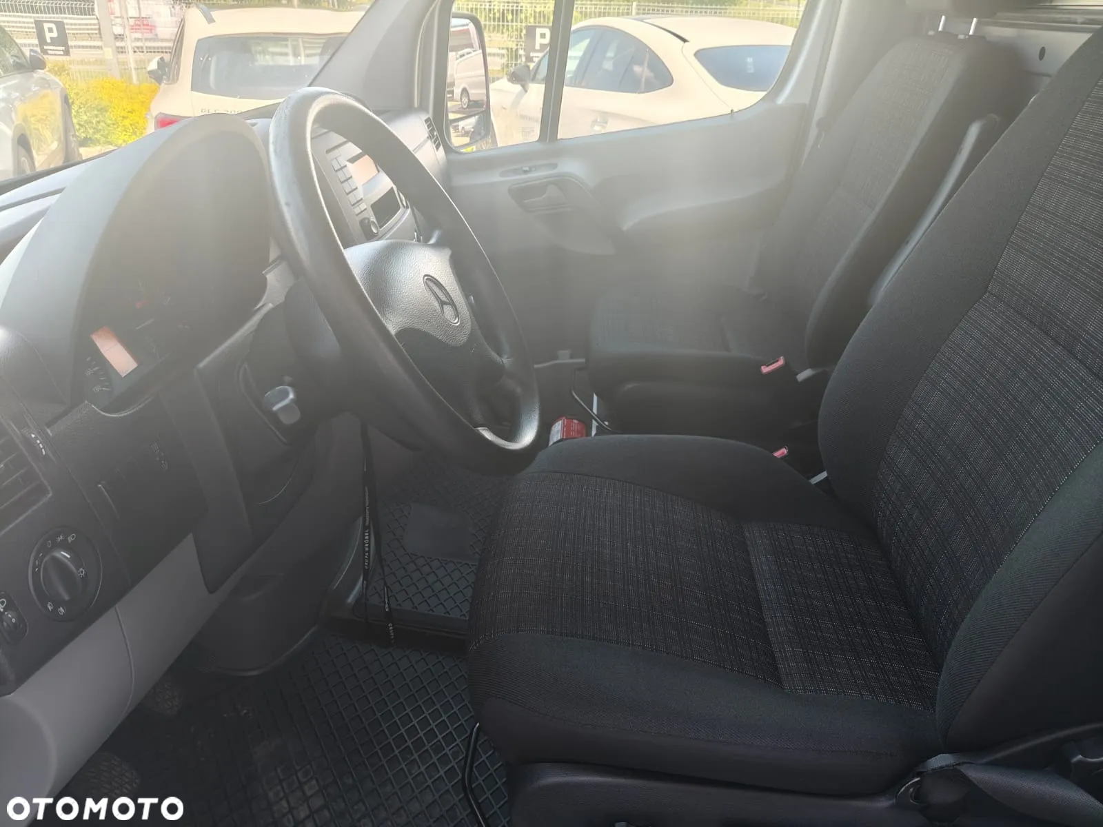 Mercedes-Benz Sprinter L2H2 - 12