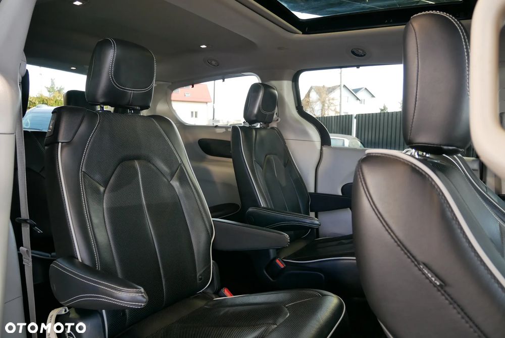 Chrysler Pacifica - 13