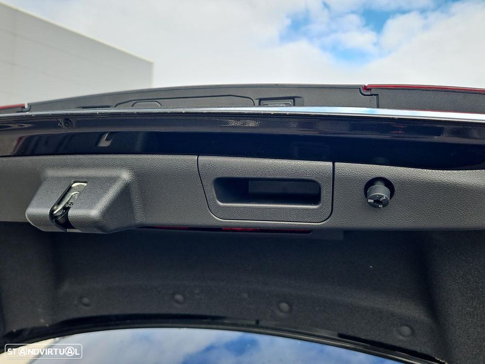 Mercedes-Benz E 220 d AMG Line - 20