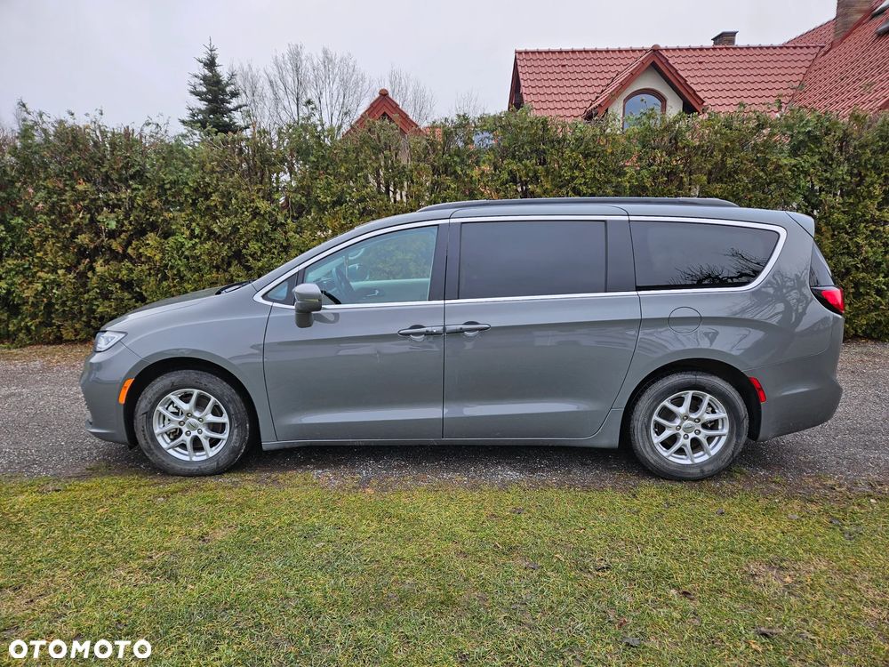 Chrysler Pacifica - 2