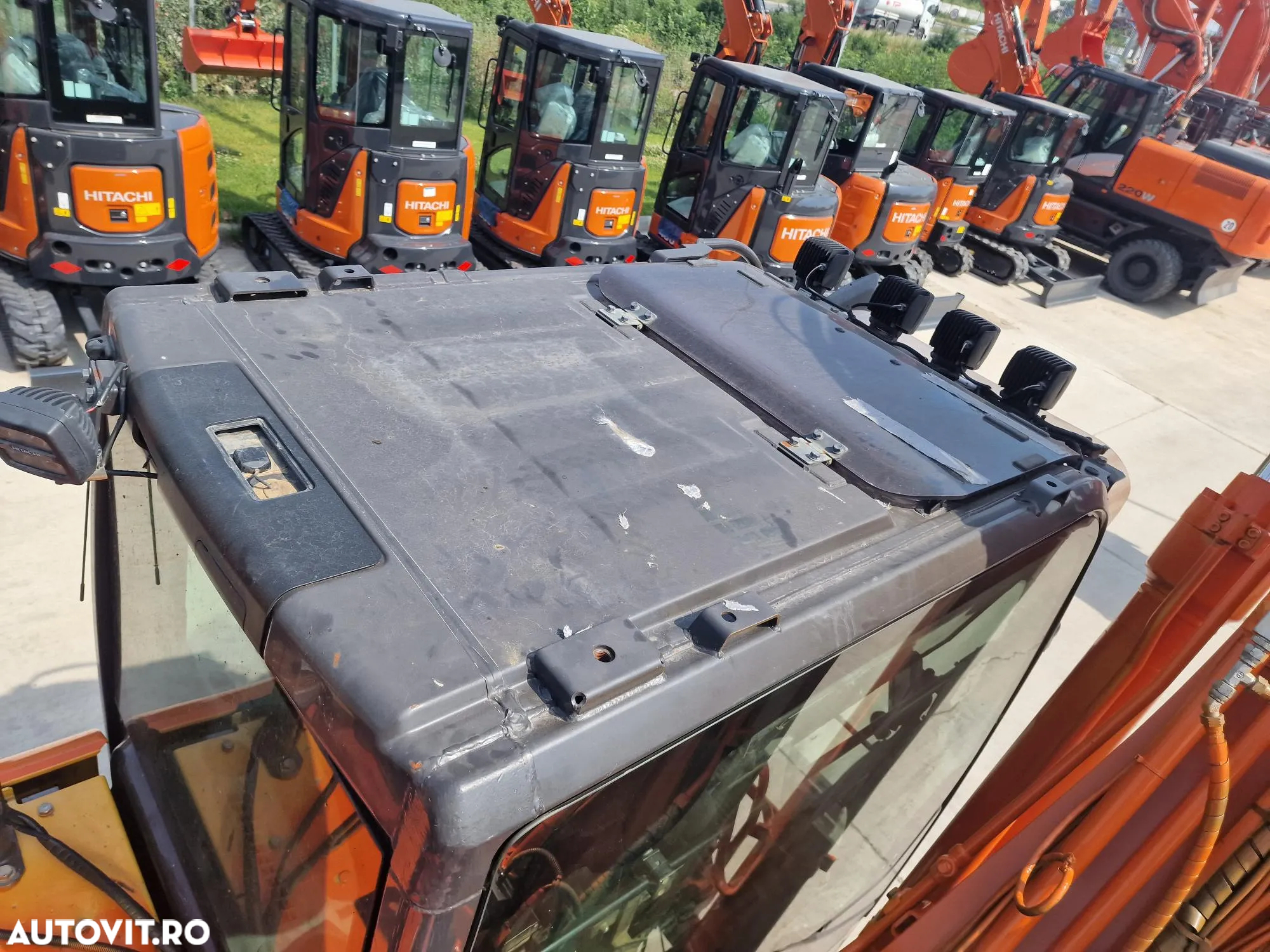 Hitachi ZX250LCN-6, 27,1t, 10.139h, cupa NOUA 1,55mc-76.900 EUR+Tva, gresare automata, Instalatia hdr de picon, inst hidr rotire atasament, lant 80%, camera spate si lateral, pregatire 3D, SUPER INTRETINUT-posibilitate leasing-PROMOTIE 76900 EUR+Tva - 40