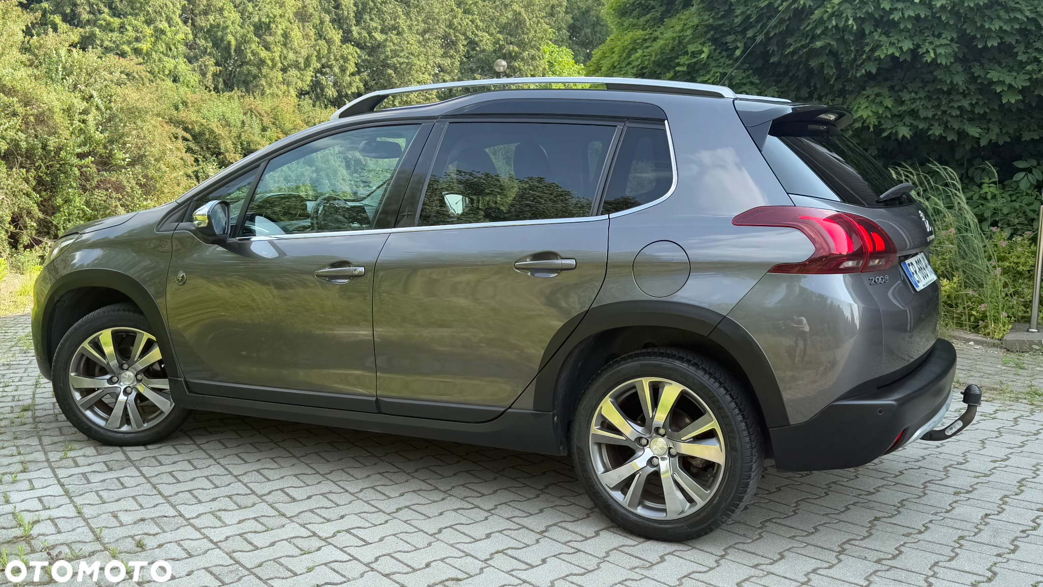 Peugeot 2008 1.6 BlueHDi Allure S&S - 3