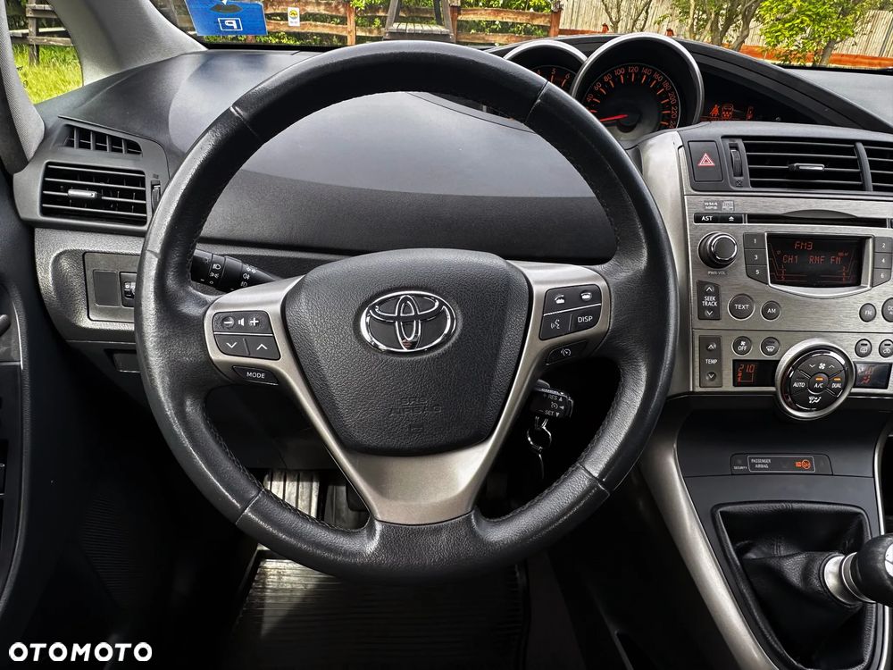Toyota Verso 2.0 D-4D - 14