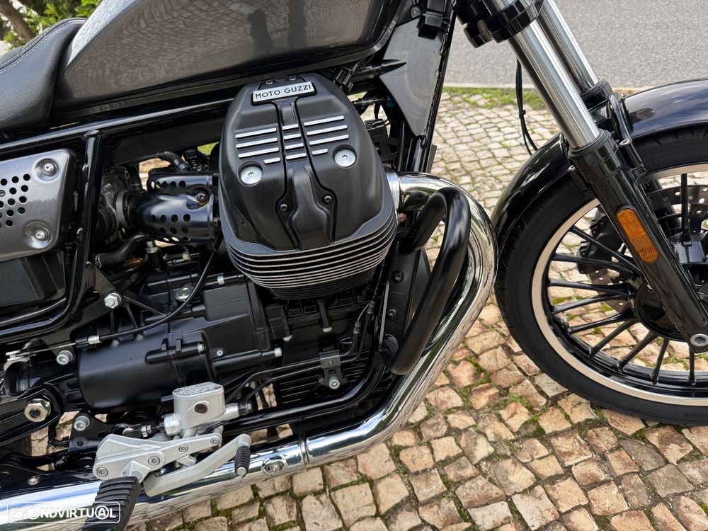 Moto Guzzi V9 Roamer - 20