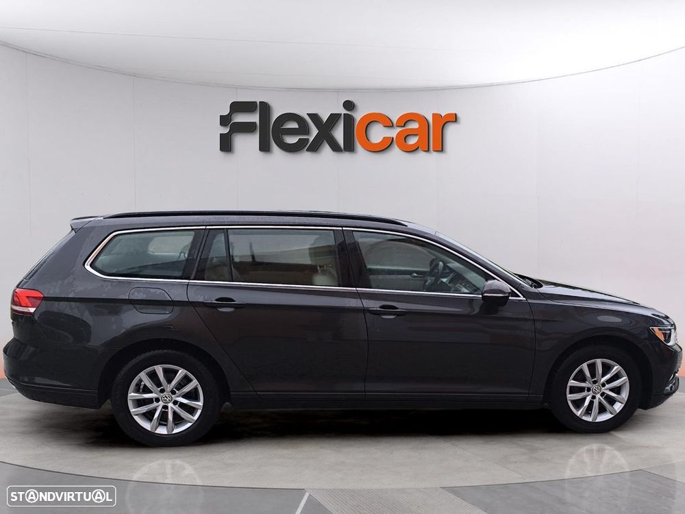 VW Passat Variant 1.6 TDI Confortline DSG - 8