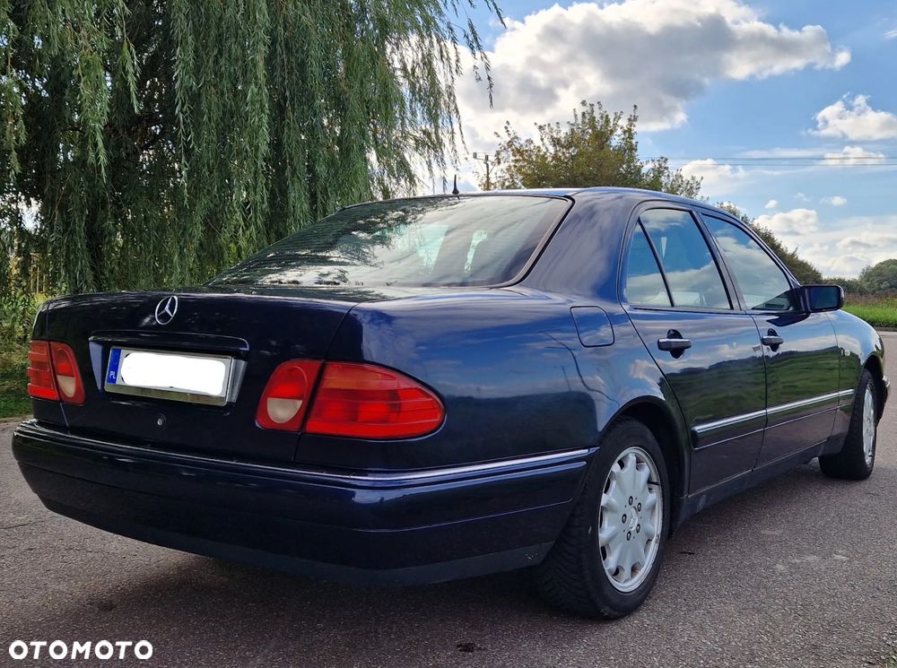 Mercedes-Benz Klasa E 320 4-Matic Classic - 10