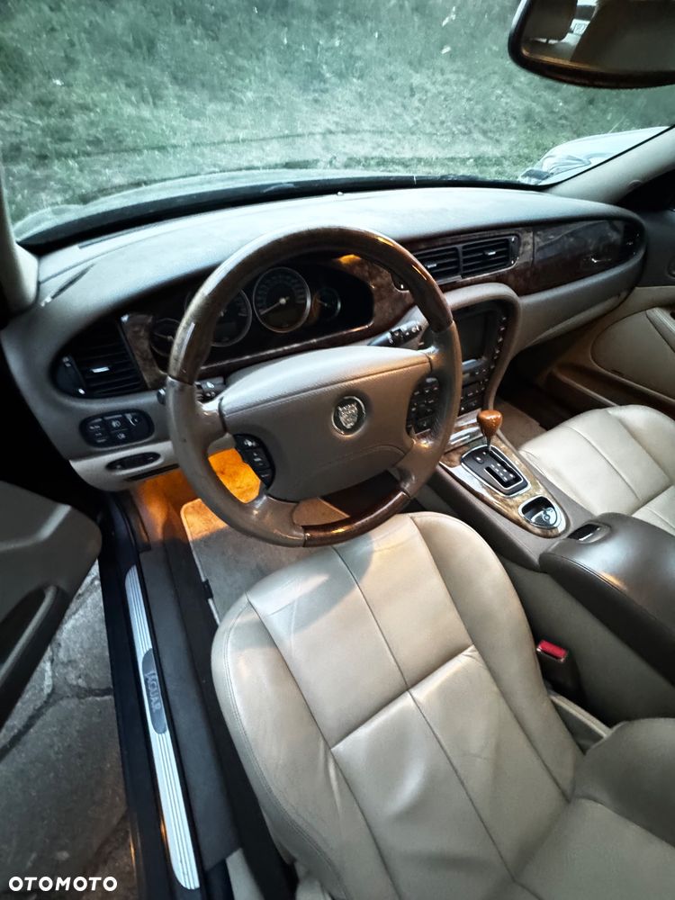 Jaguar S-Type 4.2 V8 - 15