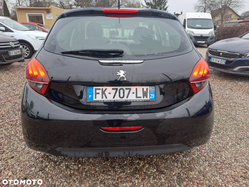 Peugeot 208 - 3