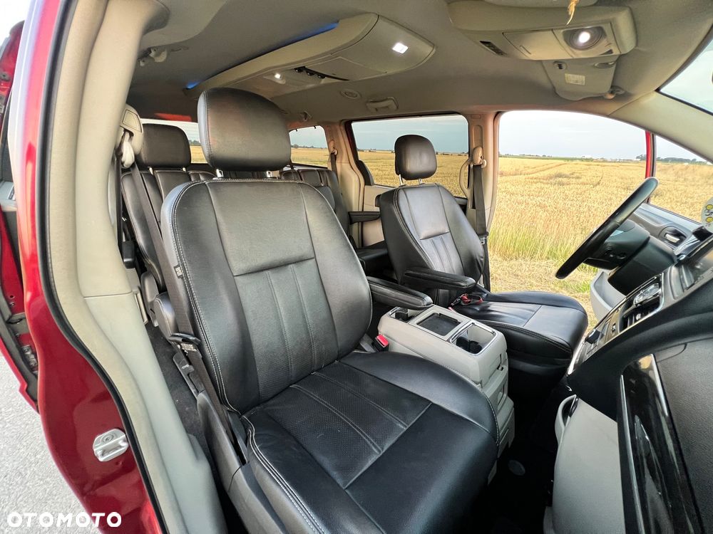 Chrysler Town & Country 3.6 Limited - 24