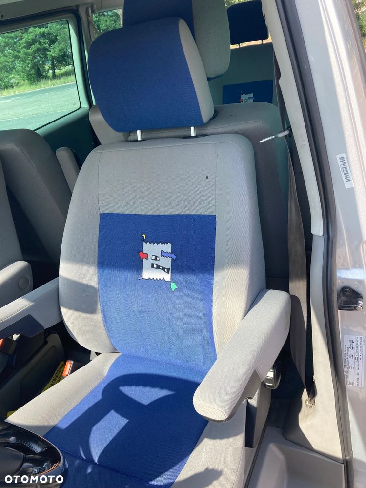 Volkswagen Multivan - 13
