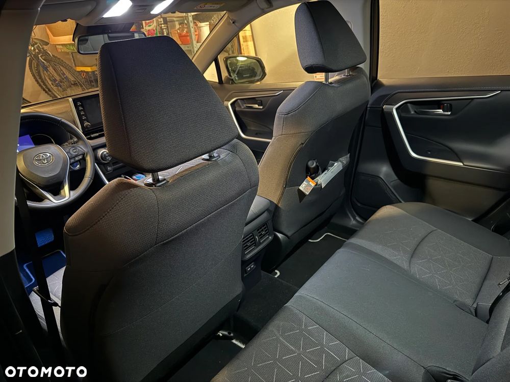 Toyota RAV4 - 8