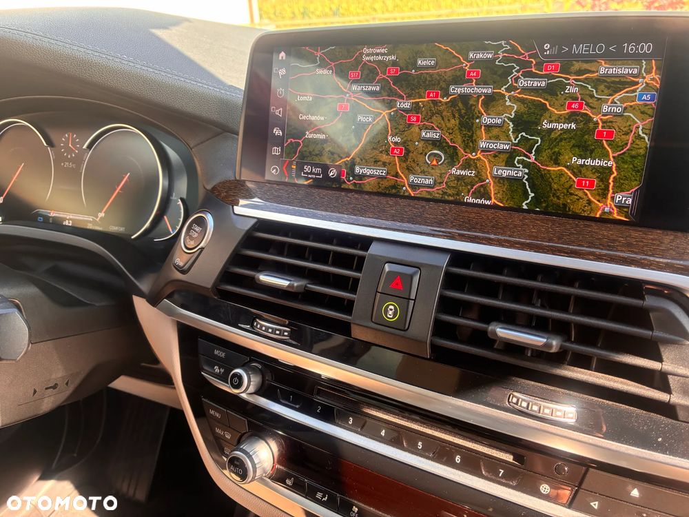 BMW X3 xDrive30i Luxury Line - 7