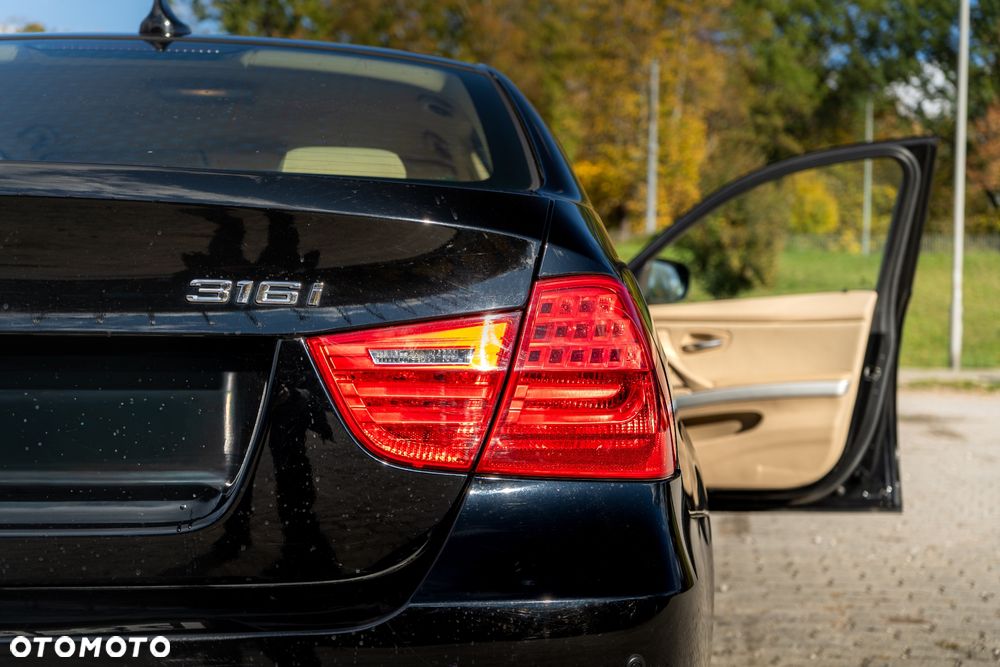 BMW Seria 3 316i - 14