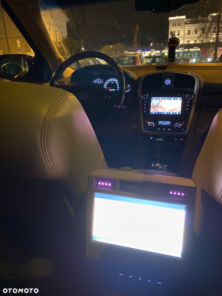 Cadillac SRX - 33