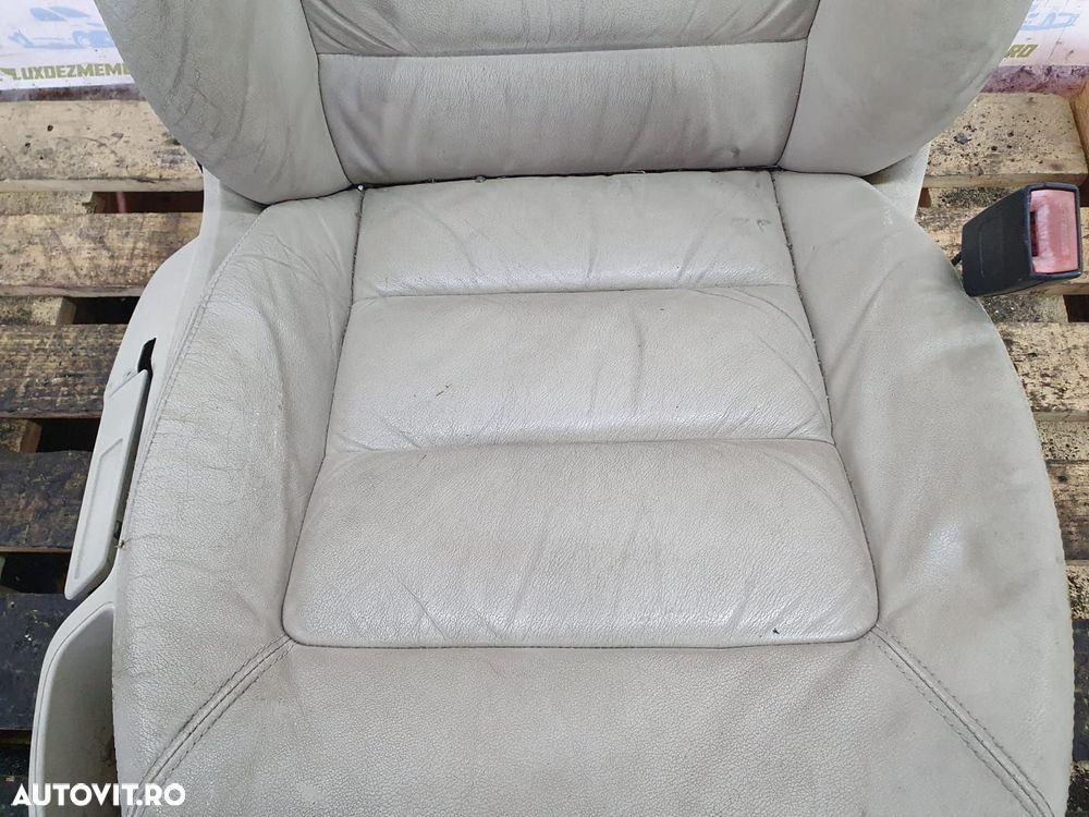 Scaun pasager dreapta fata 1k4881106kk 83115690300 Skoda Octavia 2 [2 - 12