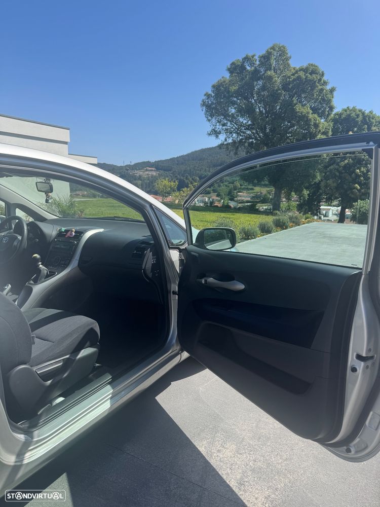 Toyota Auris 1.4 D-4D - 6