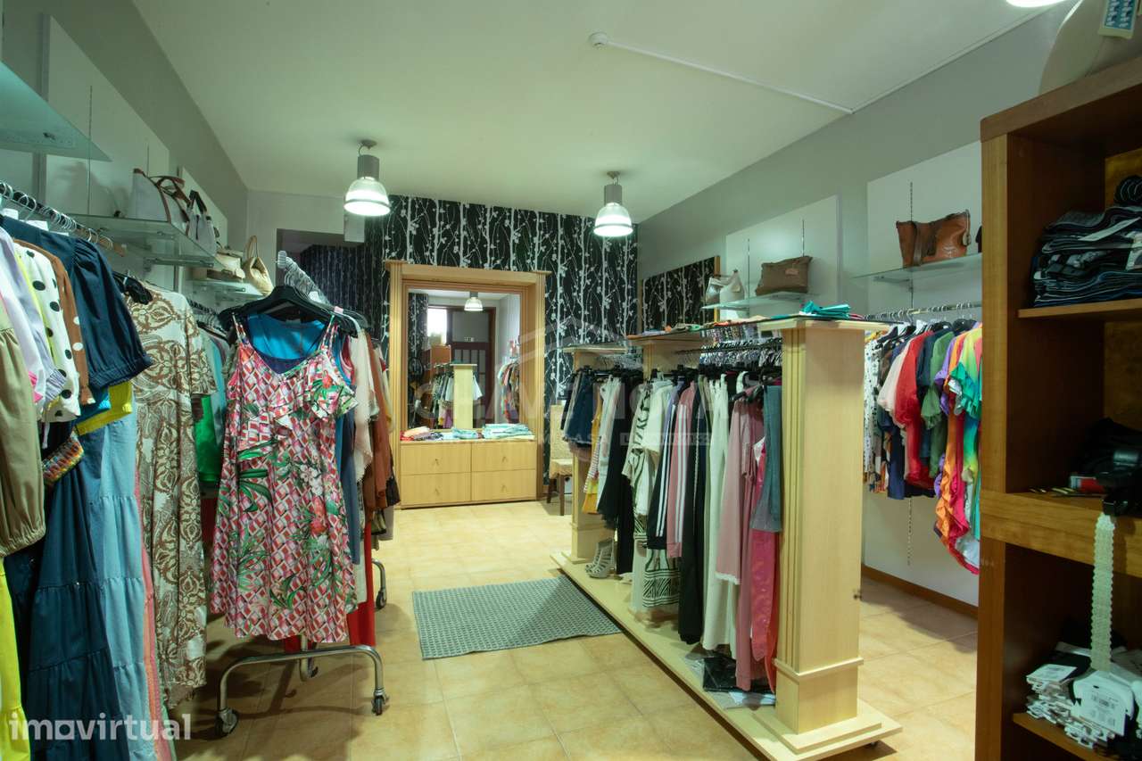 Loja Comercial em Santa Marinha (Candal) - Grande imagem: 2/25