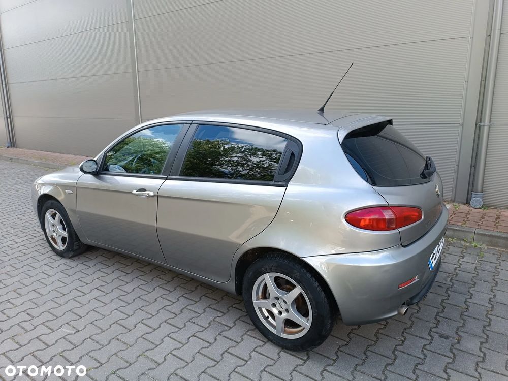 Alfa Romeo 147 1.6 Twin Spark 16V Moving - 13