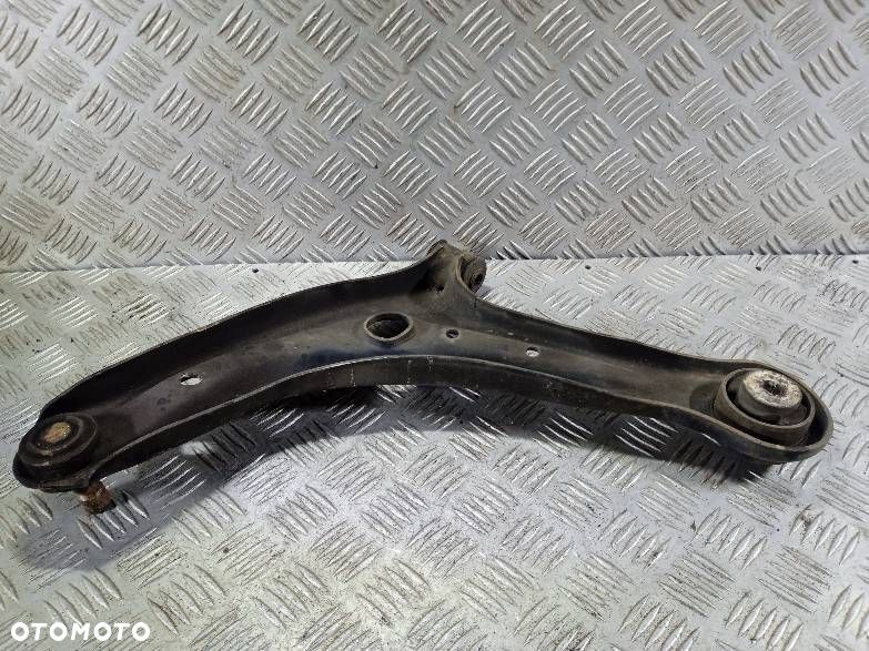 WAHACZ PRAWY PRZEDNI MAZDA 2 - 2