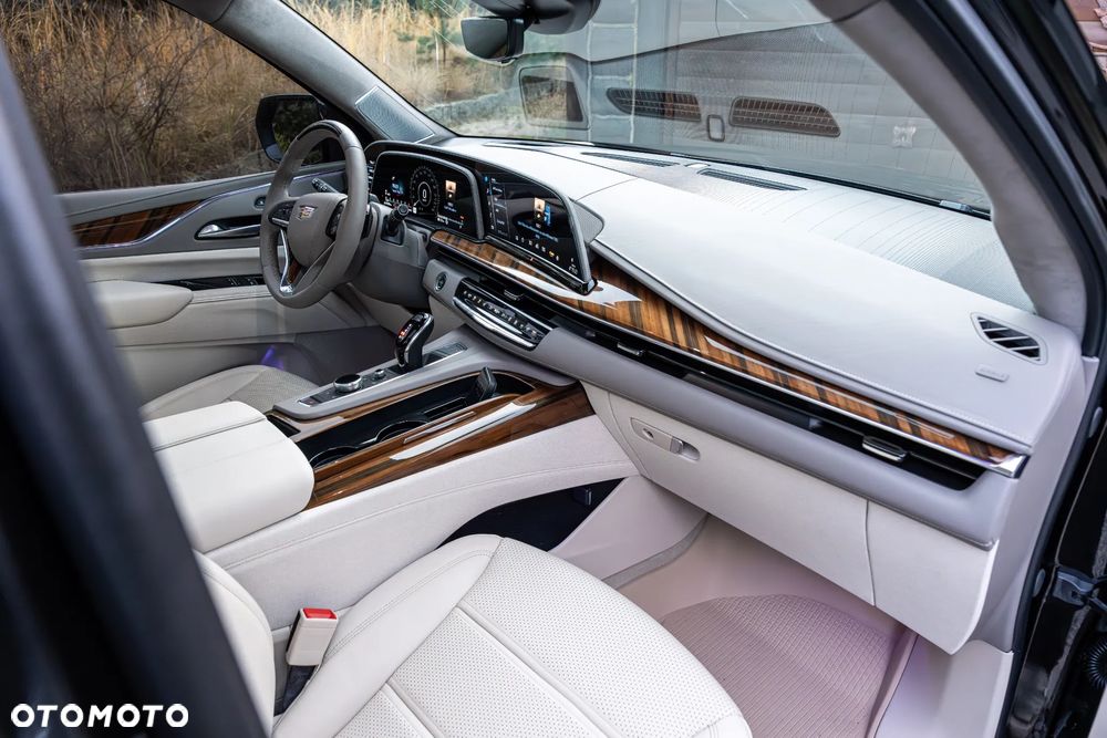 Cadillac Escalade - 27