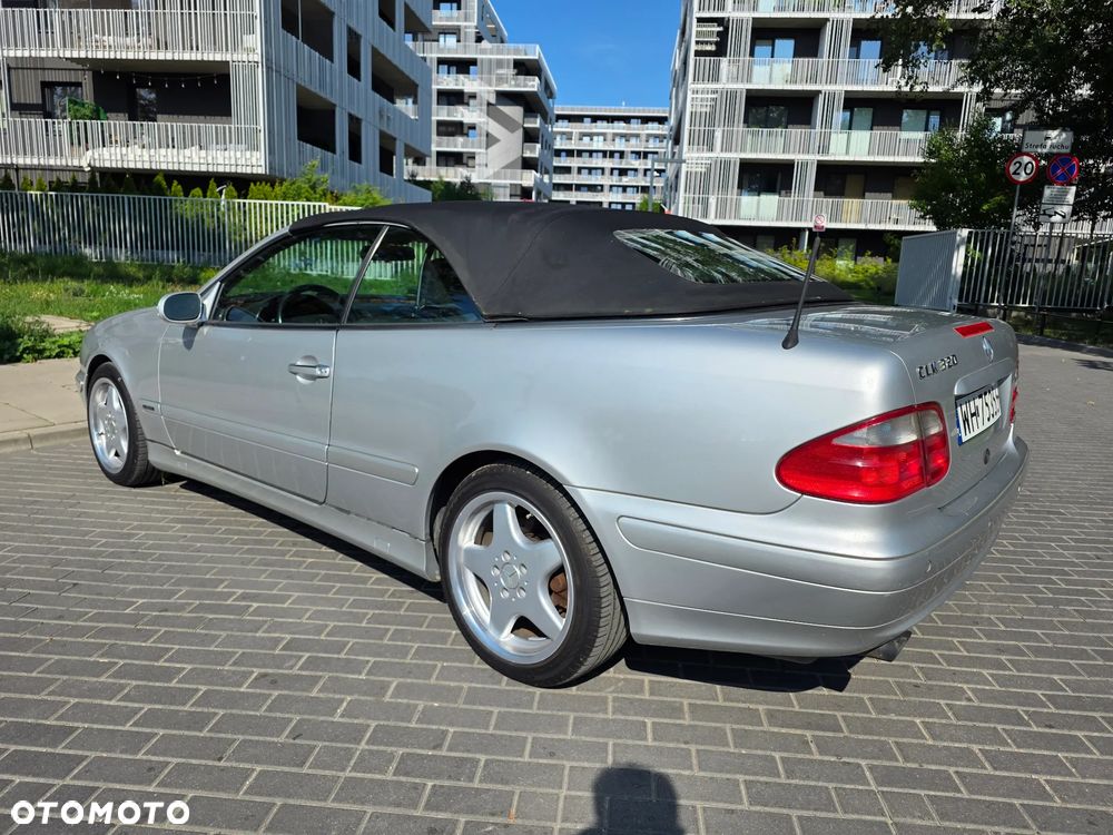 Mercedes-Benz CLK - 20