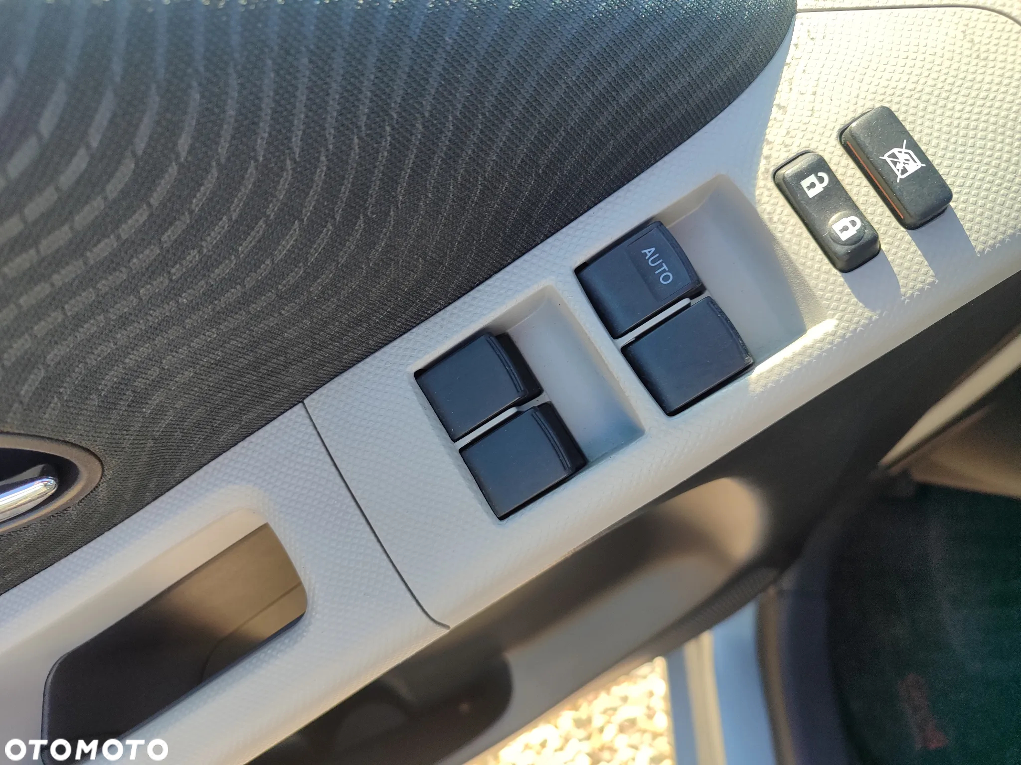 Toyota Yaris - 16