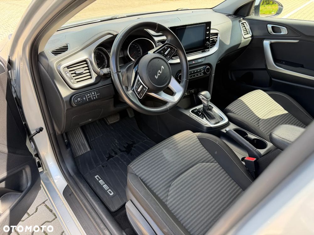Kia Ceed 1.5 T-GDI MHEV M - 9