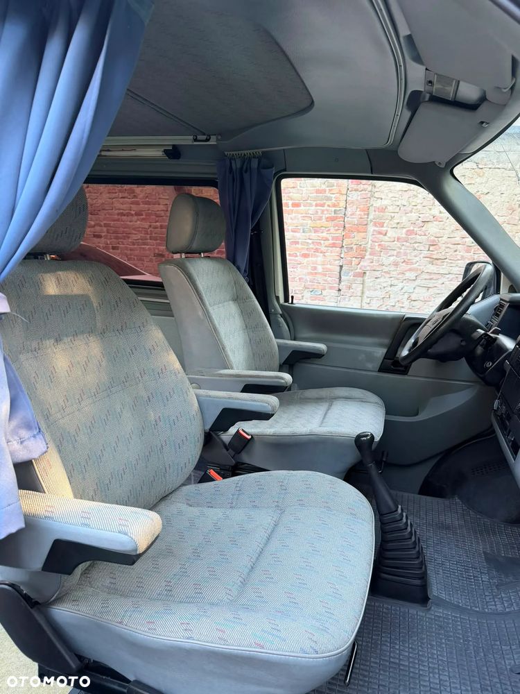 Volkswagen Transporter - 9