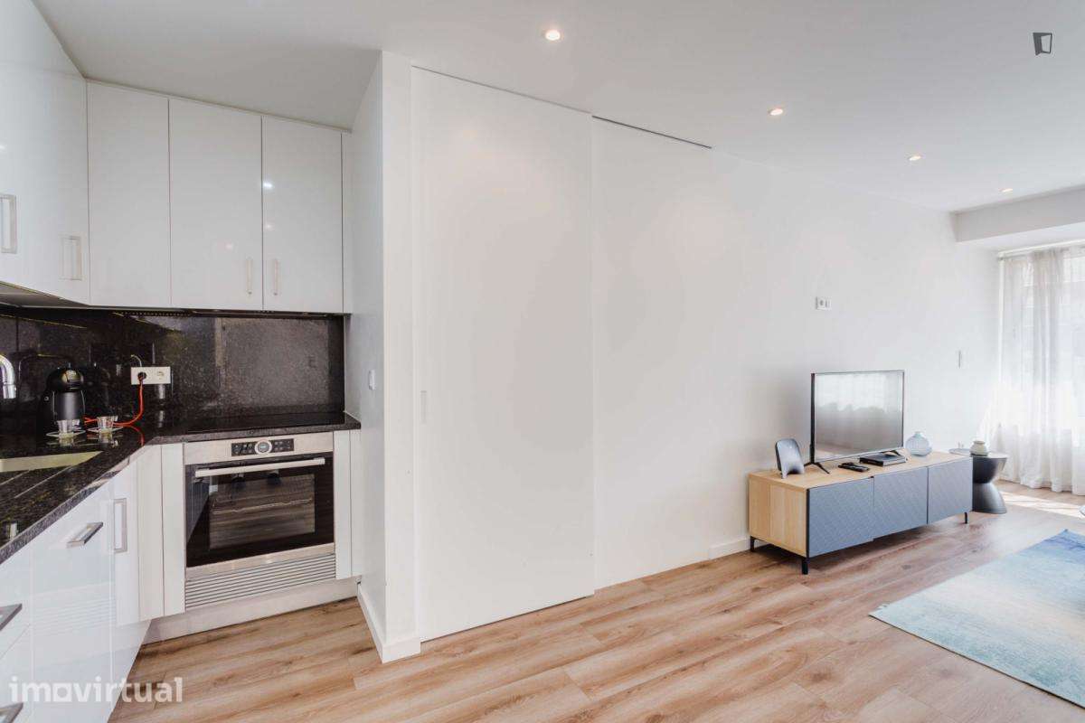 Apartamento com 1 quartos - localizado em Sete Rios Lisbon - Grande imagem: 5/25
