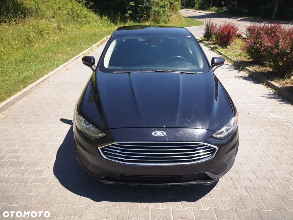 Ford Fusion - 2