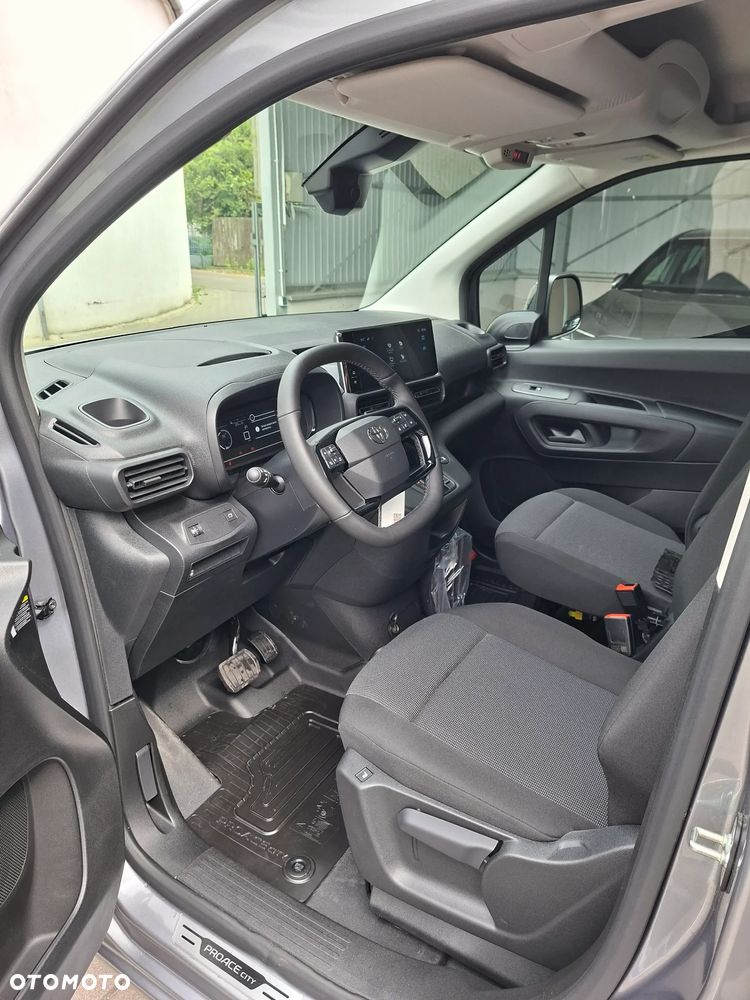 Toyota Proace City - 17