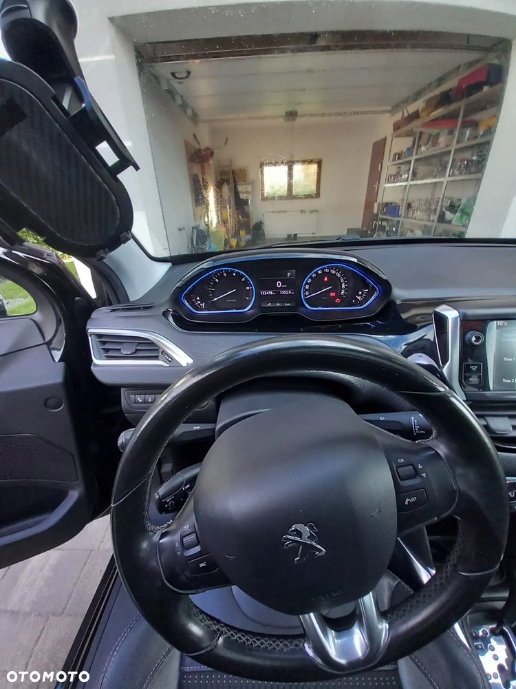 Peugeot 2008 120 VTI Automatik Active - 9