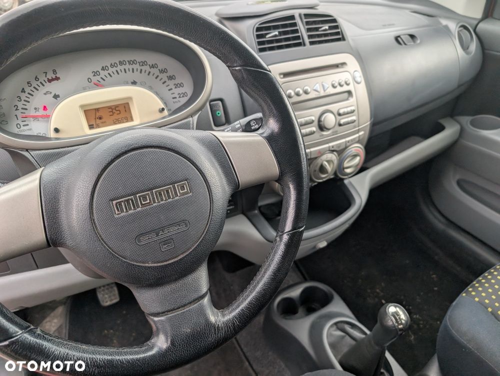 Daihatsu Sirion - 6