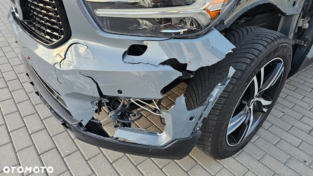 Volvo XC 40 B4 B AWD Geartronic RDesign - 6