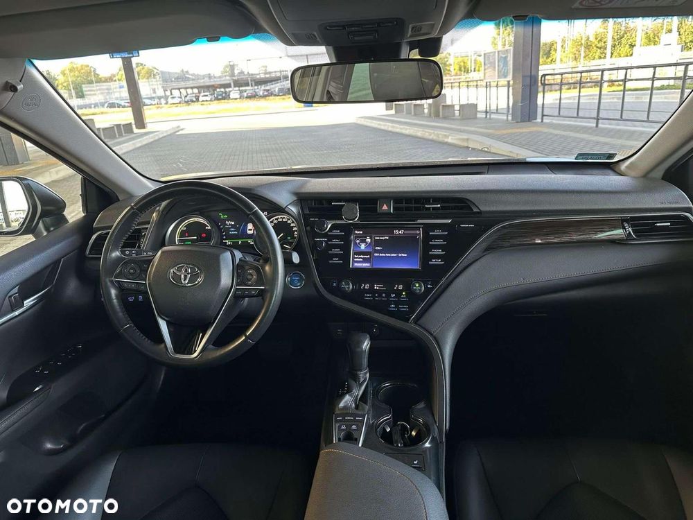 Toyota Camry - 8