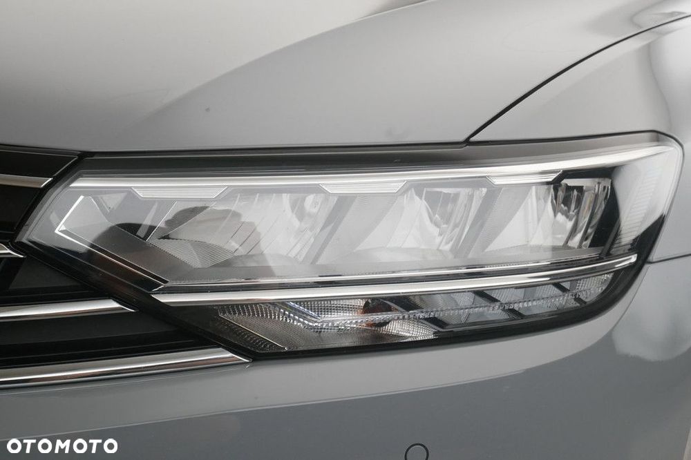 Volkswagen Passat Variant 2.0 TSI Business DSG - 13