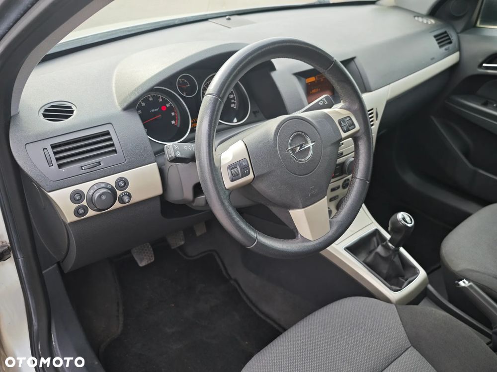 Opel Astra 1.6 Catch me - 30