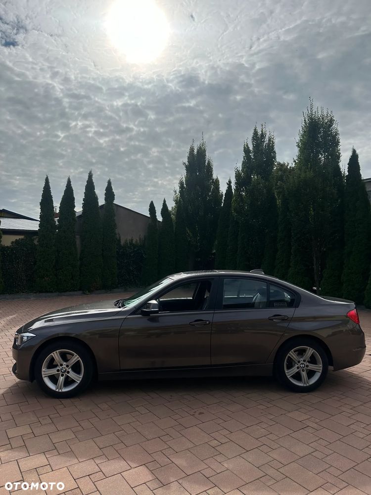 BMW Seria 3 328i xDrive - 6