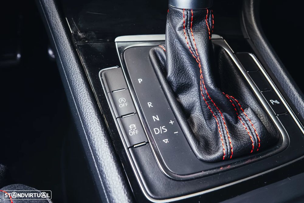 VW Golf GTI 2.0 TSI OPF DSG Performance - 29