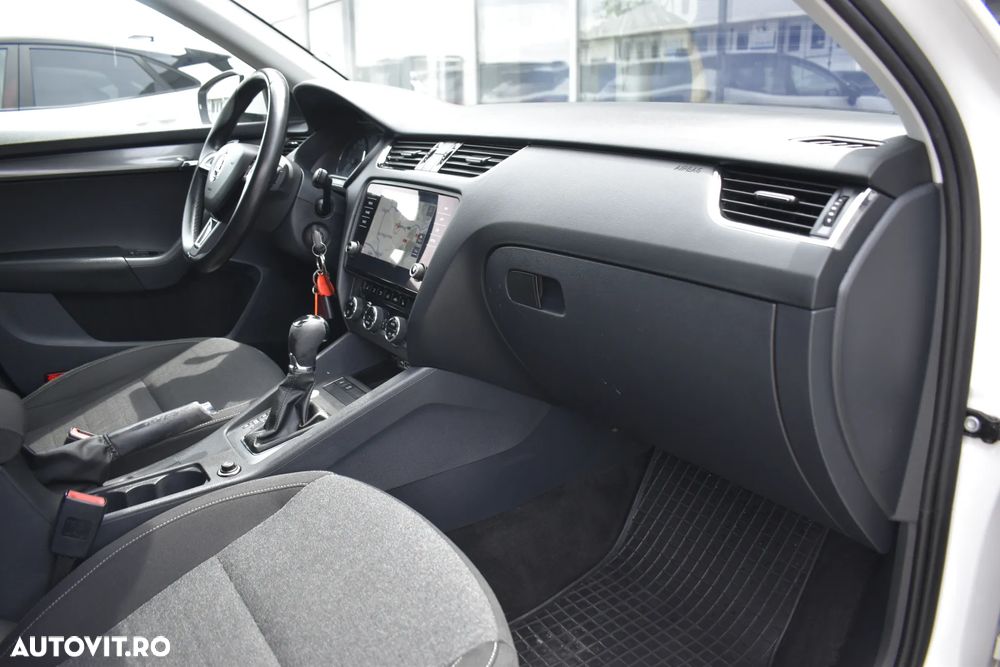 Skoda Octavia 1.6 TDI DSG Style - 36
