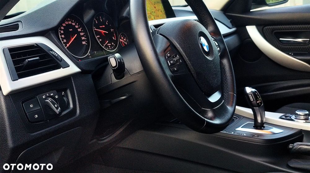 BMW Seria 3 318d Edition Luxury Line Purity - 8