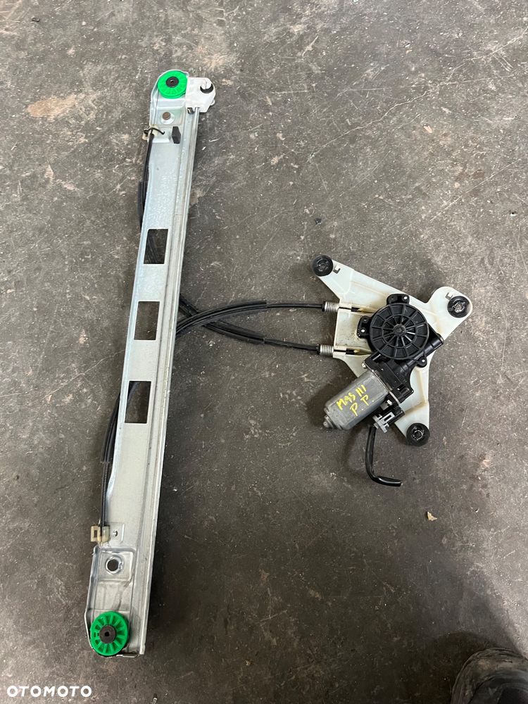 Podnośnik szyby prawy przód Renault Master III - 3