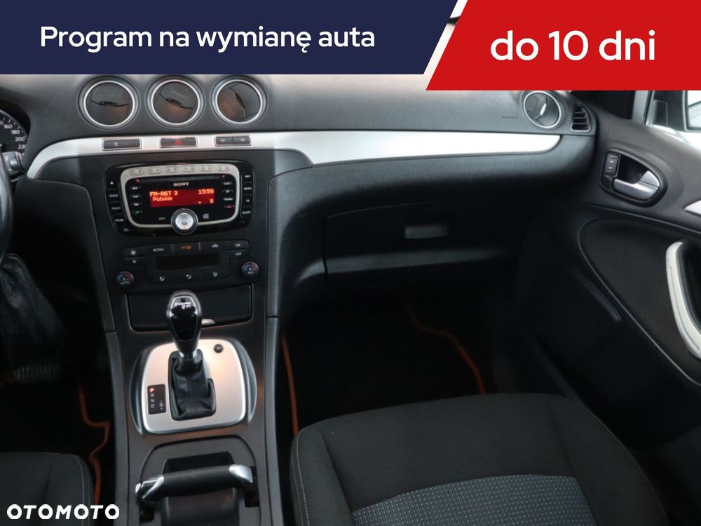 Ford Galaxy - 10