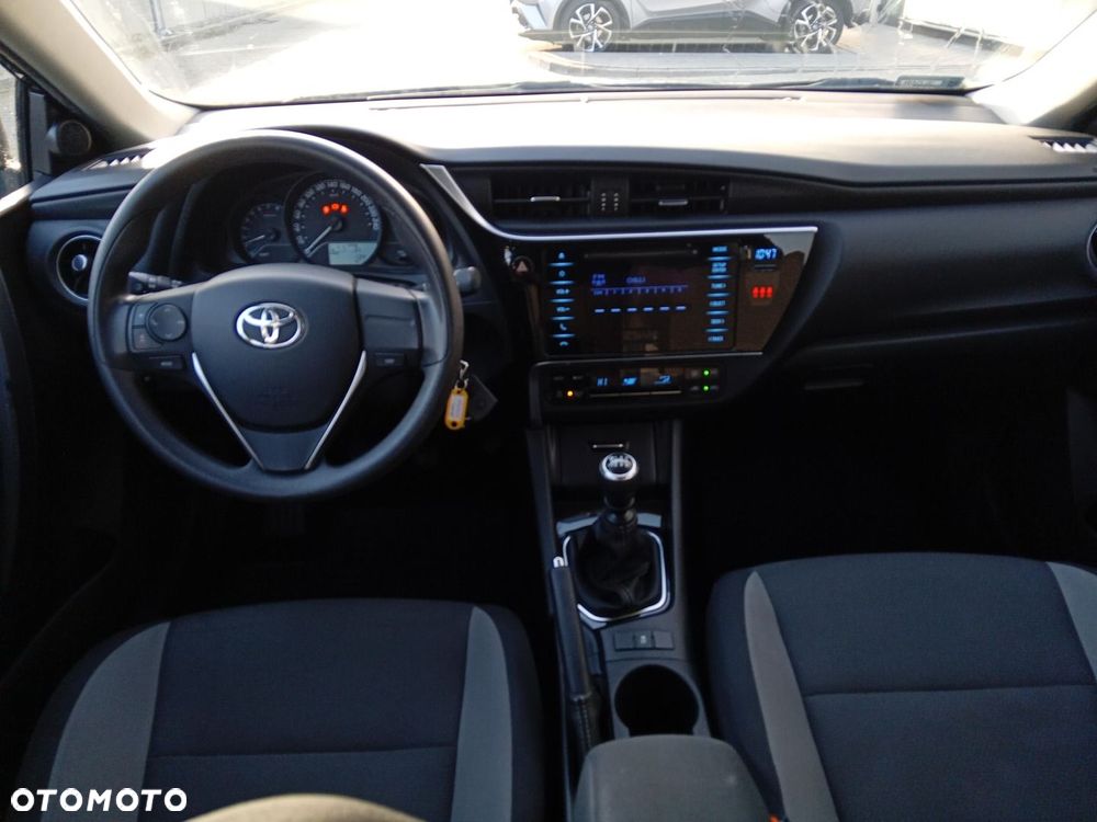 Toyota Auris - 15