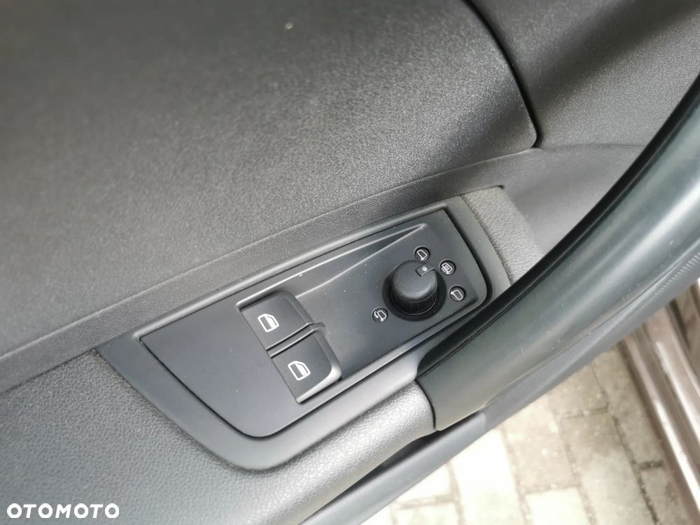 Audi A1 3-drzwiowe 1.4 TFSI S tronic Attraction - 13