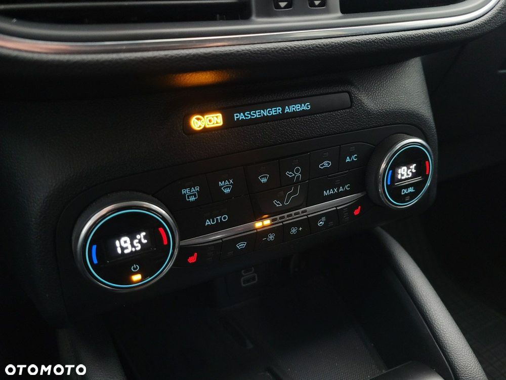 Ford Kuga - 25
