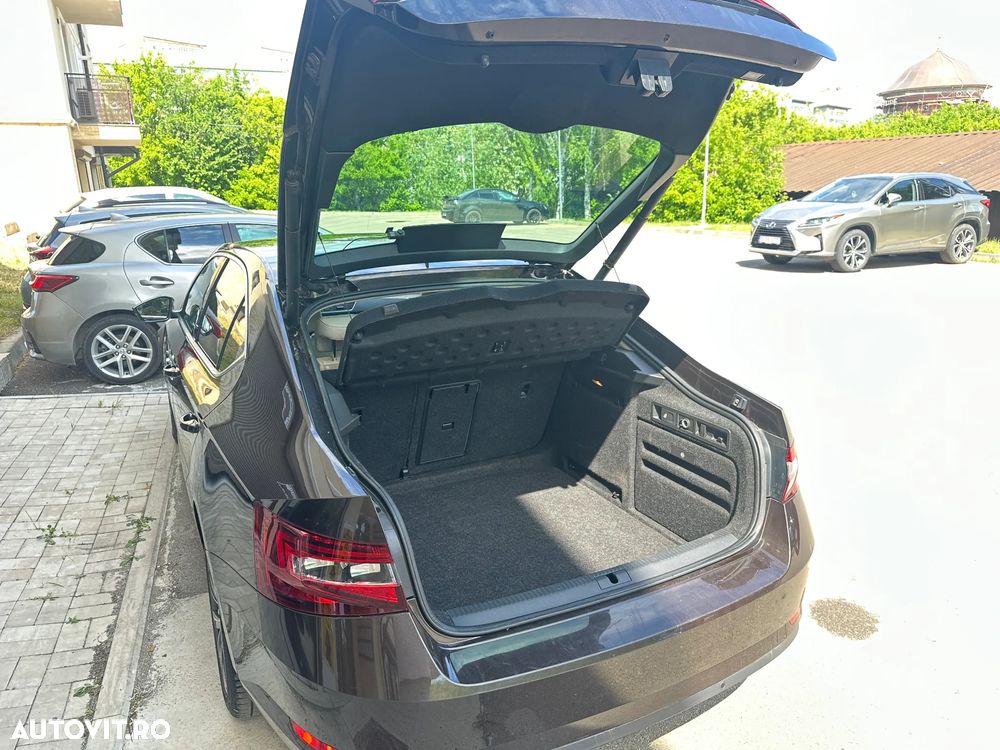 Skoda Superb 2.0 TDI DSG L&K - 13